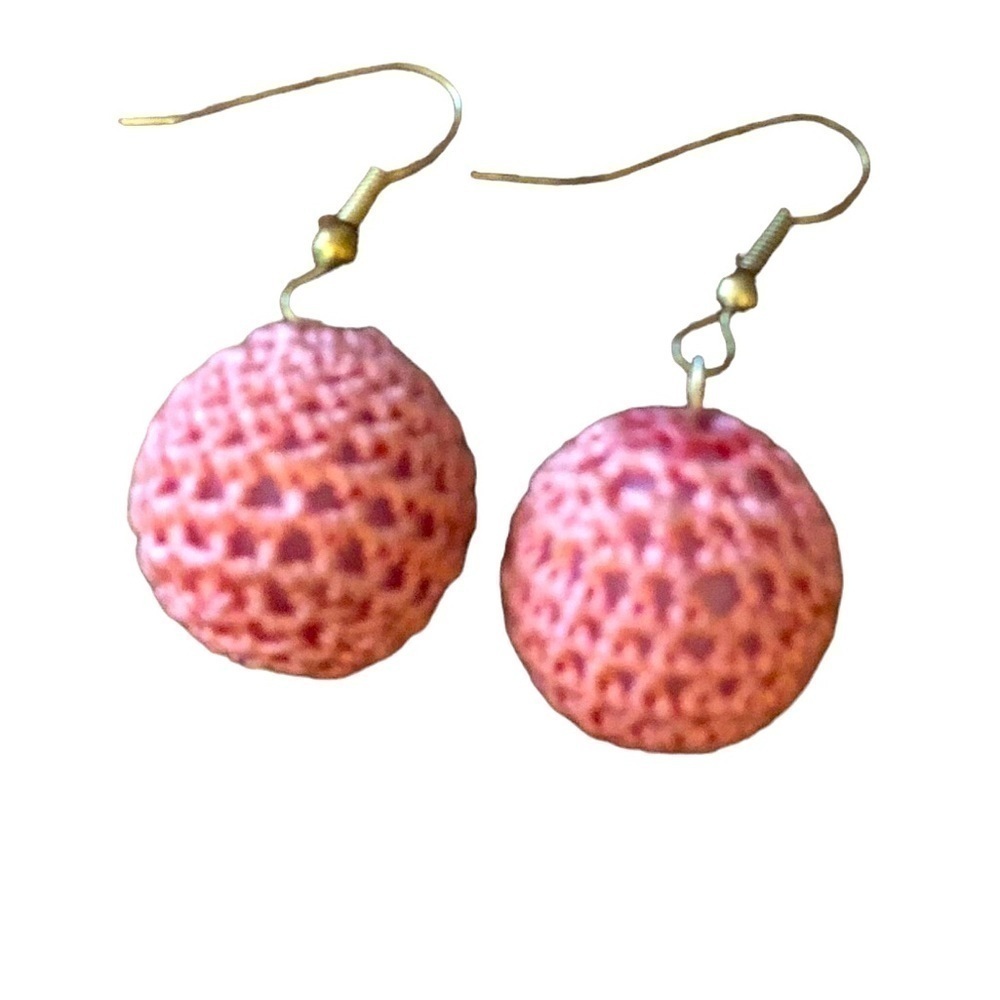 Vintage 50s Retro pink crochet ball dangly earrings gives mrs maisel pinup girl